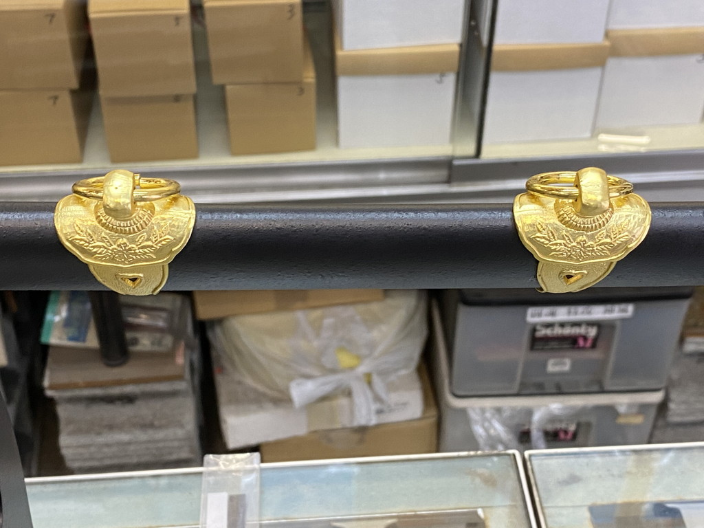 足金物